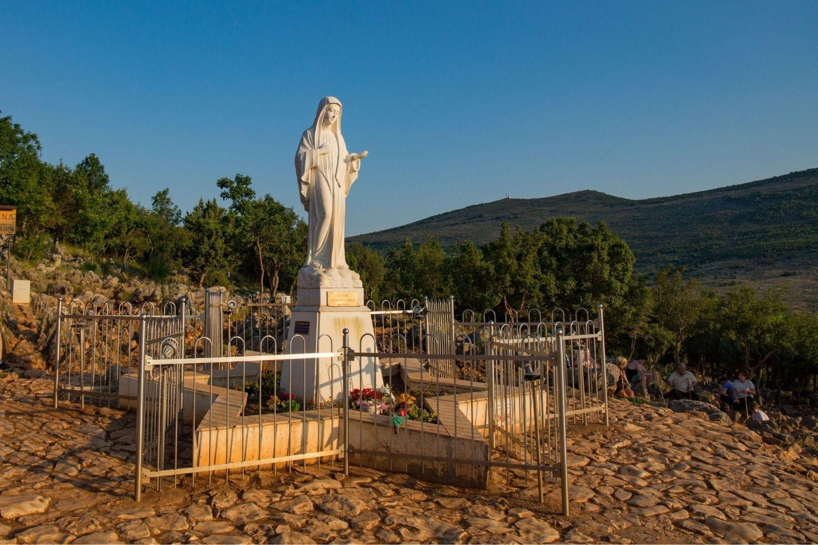 Imagén de Roma y Medjugorje: Un viaje al corazón de la fe (ACN)